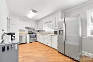 6142 King George Dr, Charlotte, NC 28213 - Photo 12