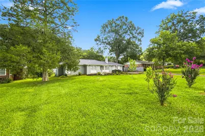 6142 King George Drive, Charlotte, NC 28213 - Photo 2