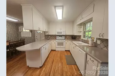 524 Country Club Circle, Shelby, NC 28150 - Photo 10
