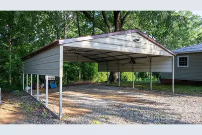 708 E Klutz Street, Maiden, NC 28650 - Photo 4