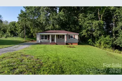 708 E Klutz Street, Maiden, NC 28650 - Photo 2