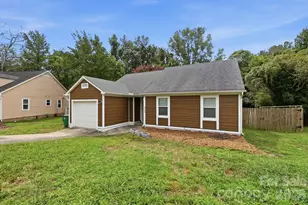 8122 Sherington Way, Charlotte, NC 28227 - Photo 2