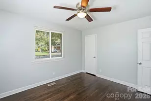 1805 Purser Dr, Charlotte, NC 28215 - Photo 10