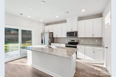 3073 14th Avenue NE, Conover, NC 28613 - Photo 2