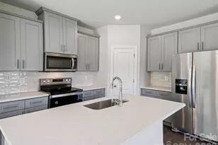 9049 Foggy Brook Loop, Charlotte, NC 28216 - Photo 4