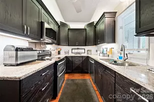 1007 21st Ave NE, Hickory, NC 28601 - Photo 8