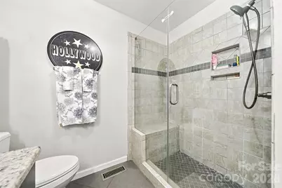 1007 21st Avenue NE, Hickory, NC 28601 - Photo 22