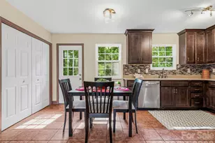 1019 Mountain Dr, Candler, NC 28715 - Photo 8