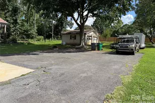 911 Eldorado Ave, Charlotte, NC 28262 - Photo 24