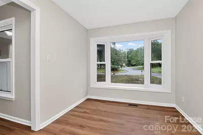 11122 Five Cedars Road, Charlotte, NC 28226 - Photo 6