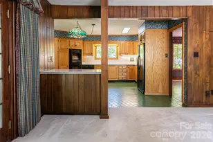 25 E Forest Rd, Asheville, NC 28803 - Photo 18