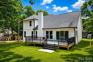 13121 Graymist Dr, Charlotte, NC 28215 - Photo 2
