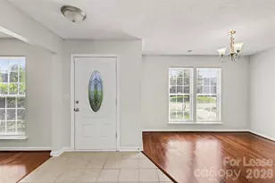 1716 Starling Ct, Charlotte, NC 28213 - Photo 2