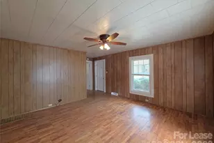 215 College St, Mooresville, NC 28115 - Photo 2