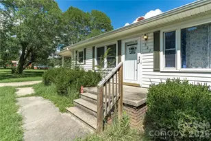 527 Washington Ln, Albemarle, NC 28001 - Photo 2