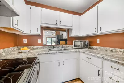 521 Courtwood Lane #8, Hendersonville, NC 28739 - Photo 8