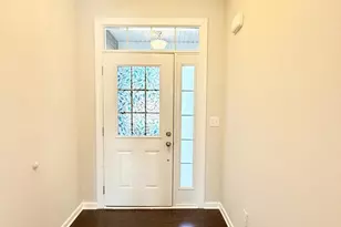5658 Stonewells Dr, Charlotte, NC 28278 - Photo 2