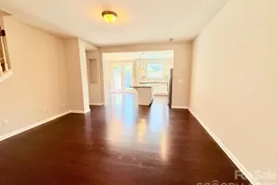 5658 Stonewells Dr, Charlotte, NC 28278 - Photo 4