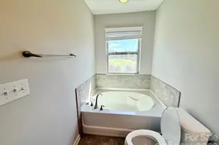 5658 Stonewells Dr, Charlotte, NC 28278 - Photo 14