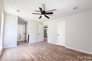 10244 Gloman Ct, Charlotte, NC 28227 - Photo 4
