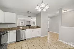 2877 Oasis Ln, Charlotte, NC 28214 - Photo 6