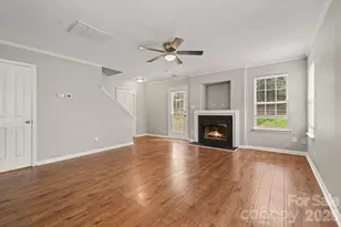 2877 Oasis Ln, Charlotte, NC 28214 - Photo 4