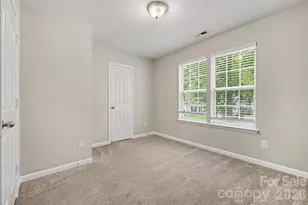 2877 Oasis Ln, Charlotte, NC 28214 - Photo 10