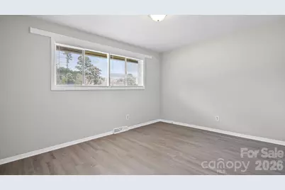 4926 Malibu Drive, Charlotte, NC 28215 - Photo 18