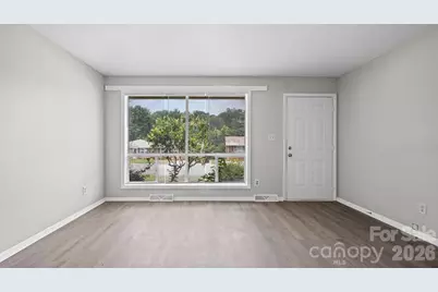 4926 Malibu Drive, Charlotte, NC 28215 - Photo 10