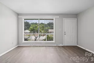4926 Malibu Dr, Charlotte, NC 28215 - Photo 10