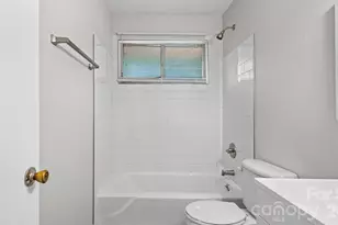 4926 Malibu Dr, Charlotte, NC 28215 - Photo 24