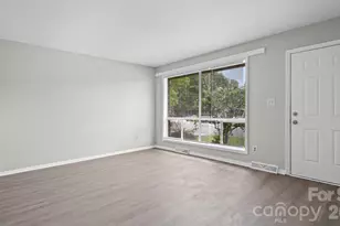 4926 Malibu Dr, Charlotte, NC 28215 - Photo 12
