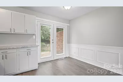 4926 Malibu Drive, Charlotte, NC 28215 - Photo 16