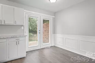4926 Malibu Dr, Charlotte, NC 28215 - Photo 16