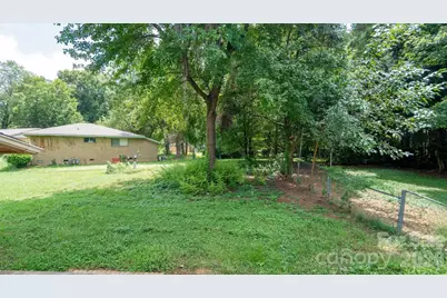 4926 Malibu Drive, Charlotte, NC 28215 - Photo 30