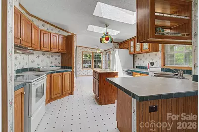204 Red Birch Court, Hendersonville, NC 28739 - Photo 14