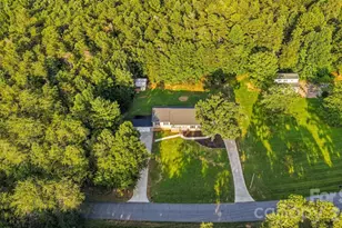 136 Cook Ln, Hickory, NC 28601 - Photo 2