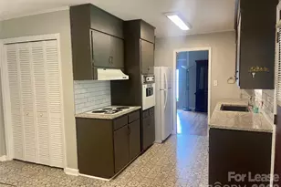 402 L Street E, Newton, NC 28658 - Photo 6