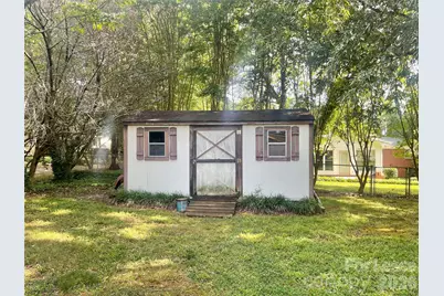 402 L Street E, Newton, NC 28658 - Photo 14
