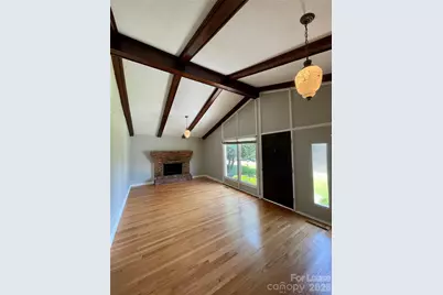 402 L Street E, Newton, NC 28658 - Photo 2