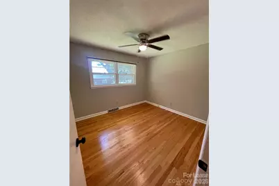 402 L Street E, Newton, NC 28658 - Photo 10