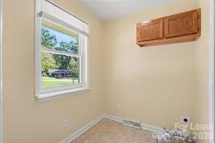 7017 Linda Lake Dr, Charlotte, NC 28215 - Photo 20