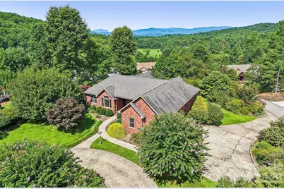 28 Tudor Crescent Court, Hendersonville, NC 28739 - Photo 2