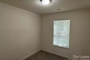404 Kingville Dr, Charlotte, NC 28213 - Photo 8