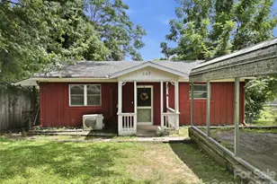 307 Beverly Ave, Hendersonville, NC 28792 - Photo 1