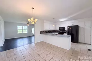 2243 Mintew Cir, Lincolnton, NC 28092 - Photo 2