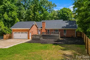 663 Lakeside Dr, Rock Hill, SC 29730 - Photo 2