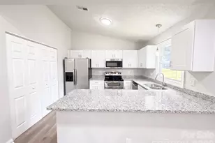 8822 Hunter Green Ln, Charlotte, NC 28227 - Photo 2