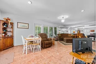 219 W Park Dr, Morganton, NC 28655 - Photo 18