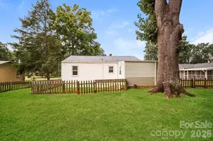 309 Eastside Dr, Statesville, NC 28625 - Photo 10